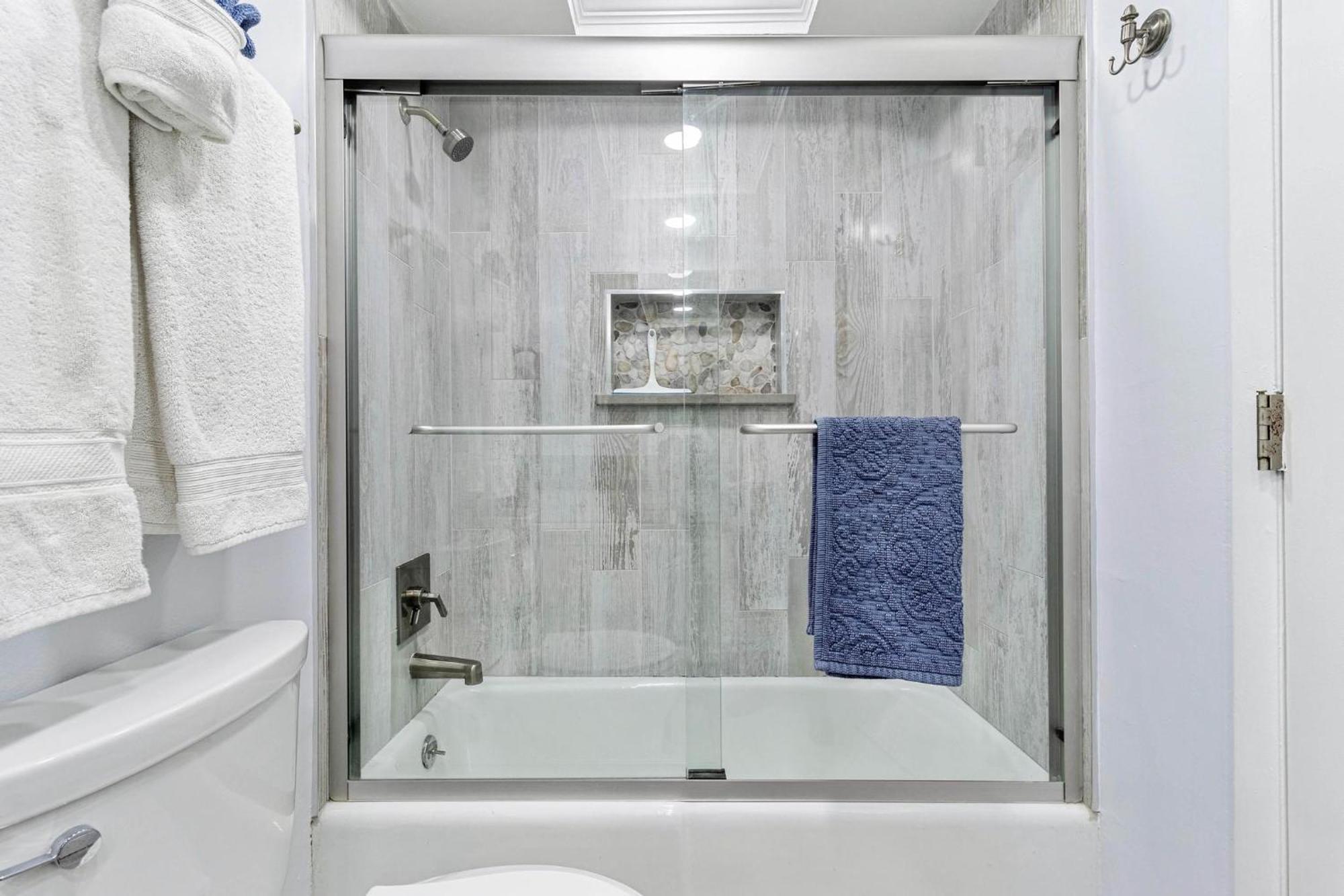 Beach Oasis - No Storm Damage & Guest Ready! Come Enjoy The Heated Pool & Relax At The Beach! Clearwater Beach Exterior foto